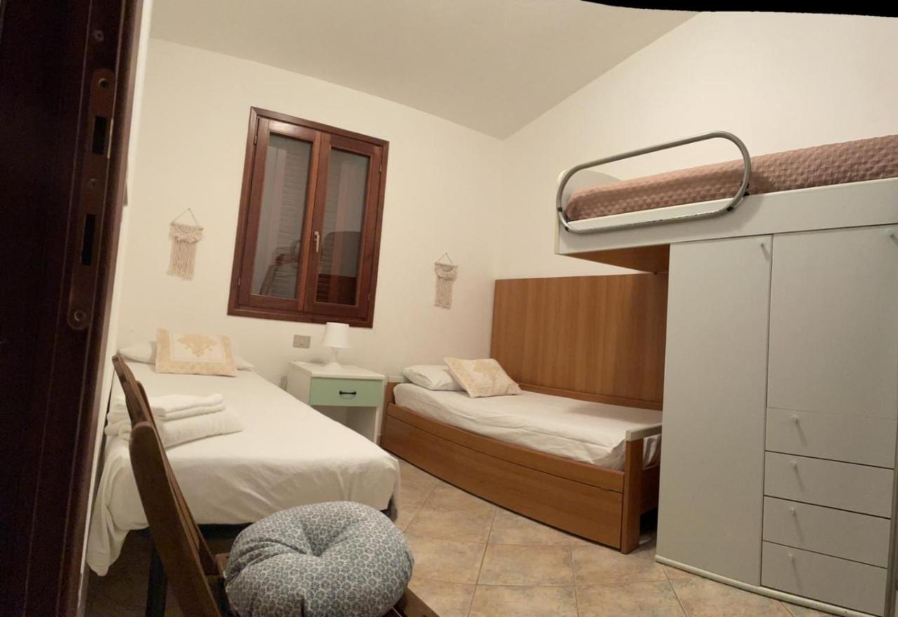 Via Genova 1480 Villa Сан Теодоро Екстериор снимка