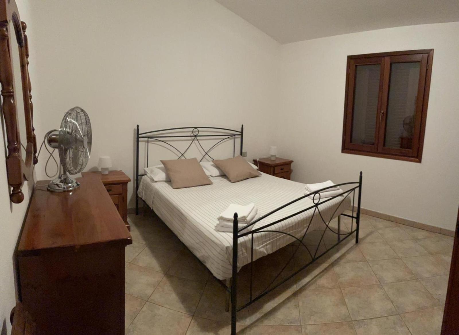 Via Genova 1480 Villa Сан Теодоро Екстериор снимка
